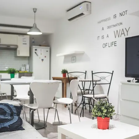 Rocket Gracia Hostel *