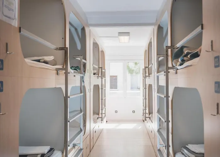 格雷西亚火箭旅舍 旅馆