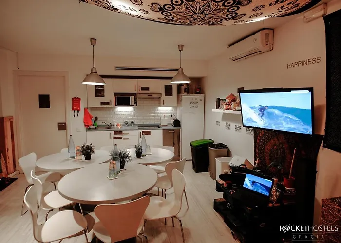 格雷西亚火箭旅舍 旅馆 *